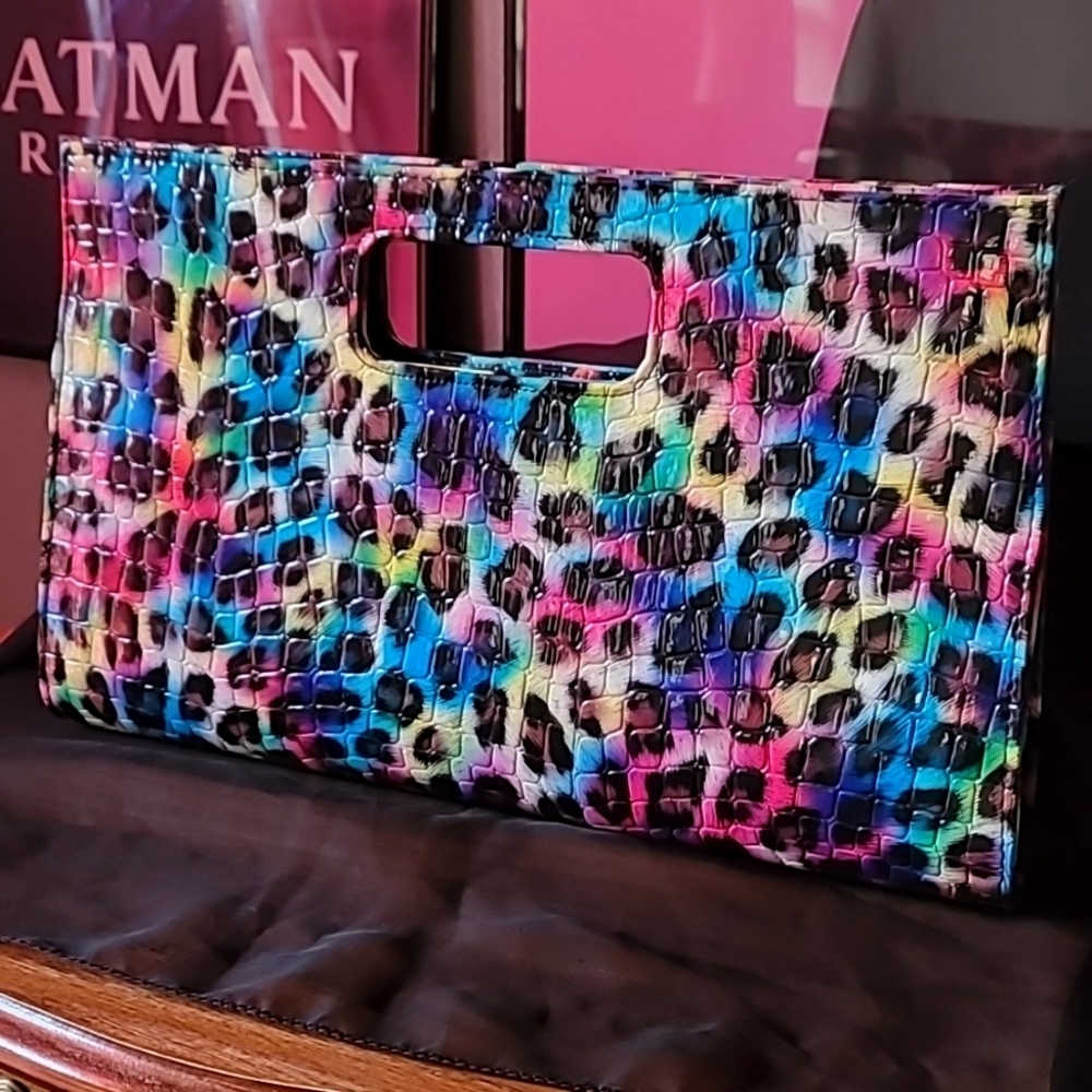 🌈 Rainbow Leopard Clutch Purse